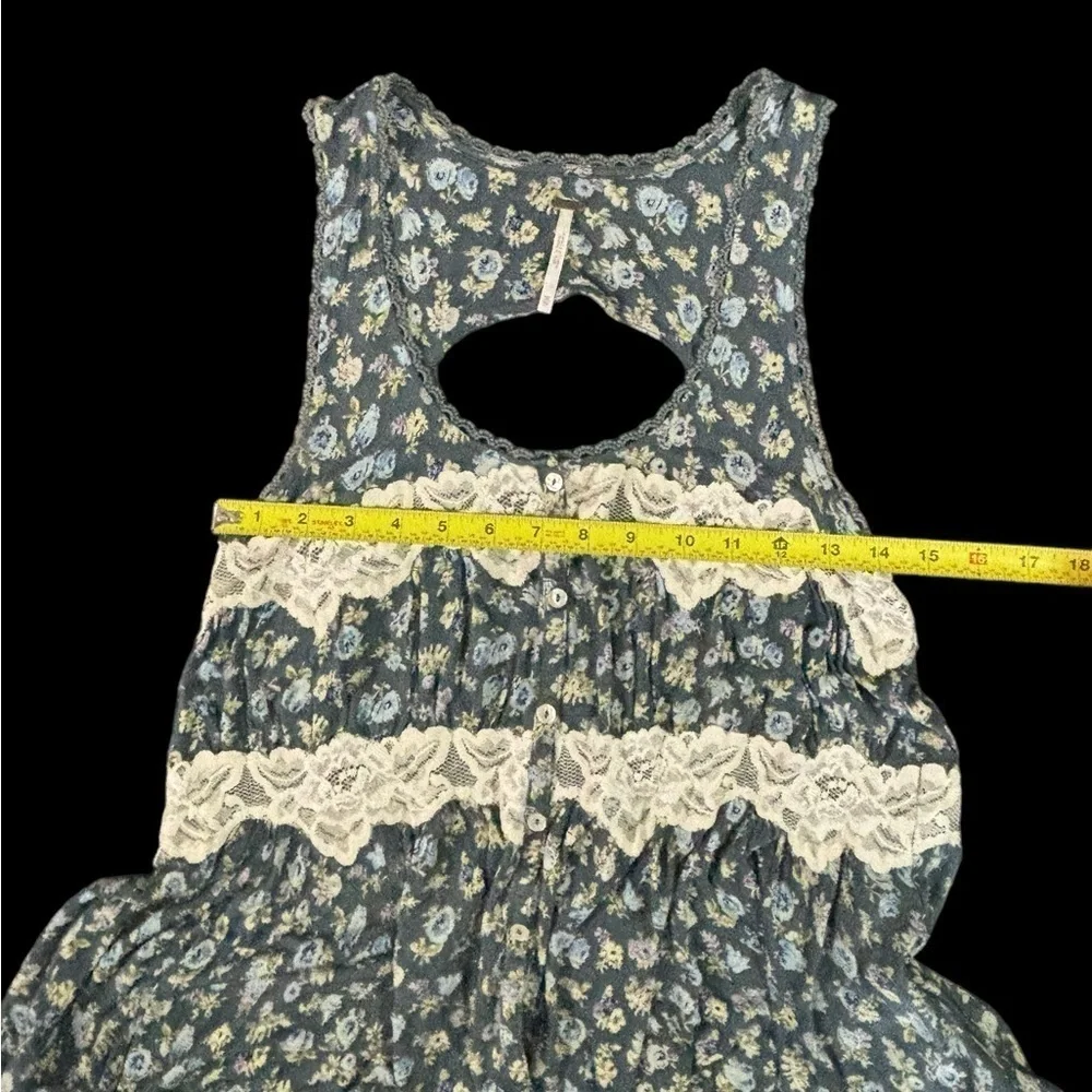 Free People floral  top size XS